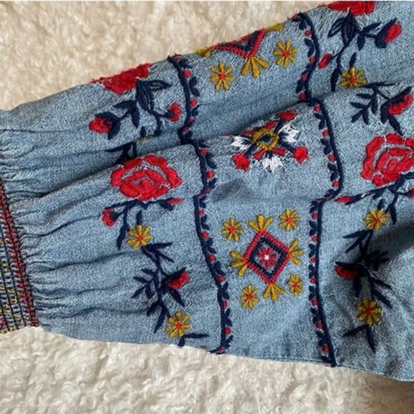 Gap Embroidered Boho Blouse - Picture 2 of 10